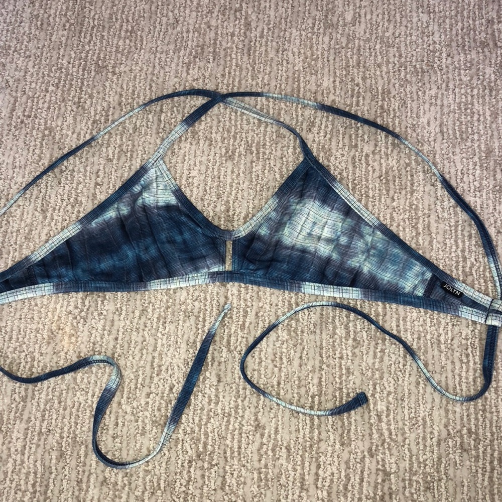 blue jolyn vent top